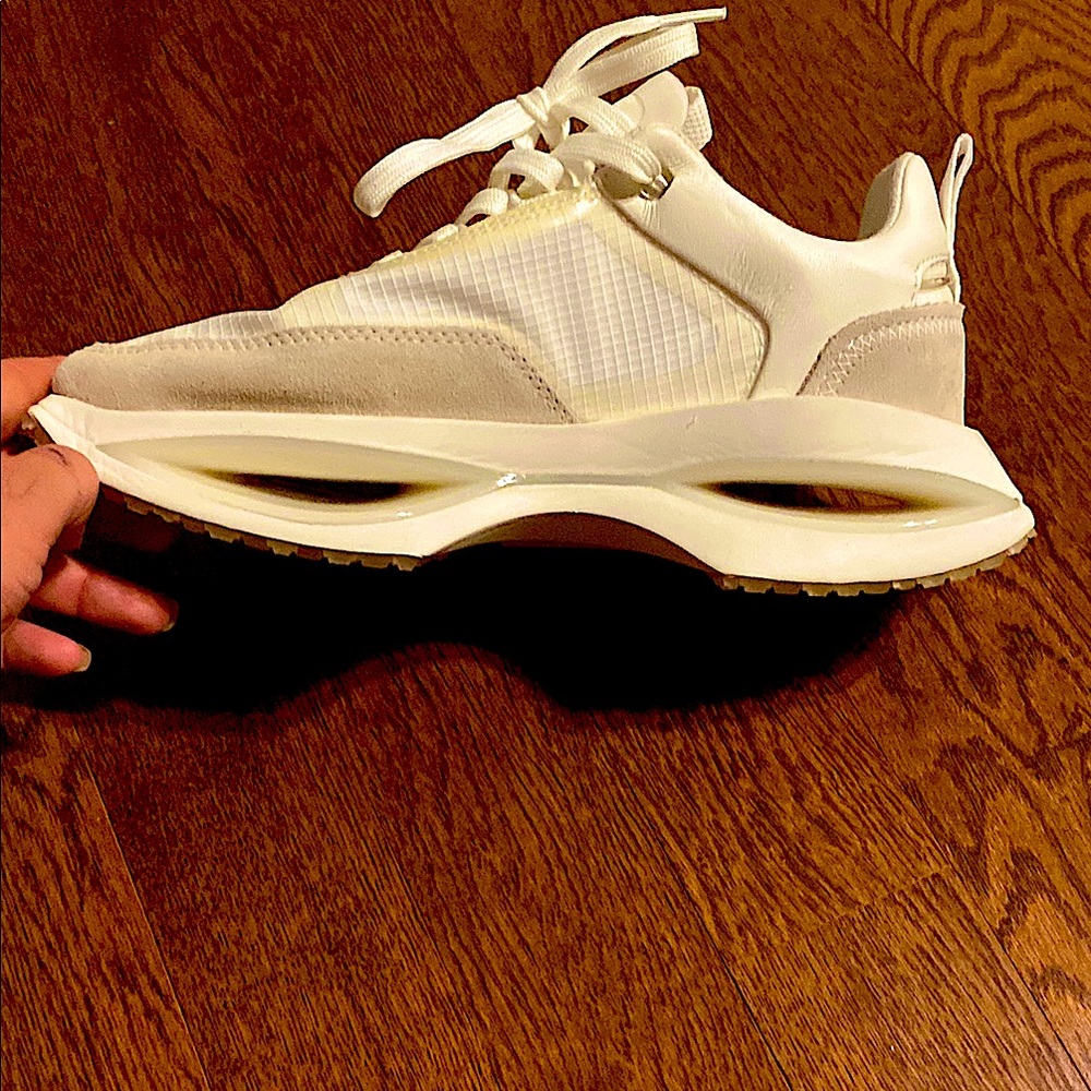 MNG- NWT Cream and White Sneakers with Breathable Mesh with a FREE gift 🎁 - Picture 7 of 15